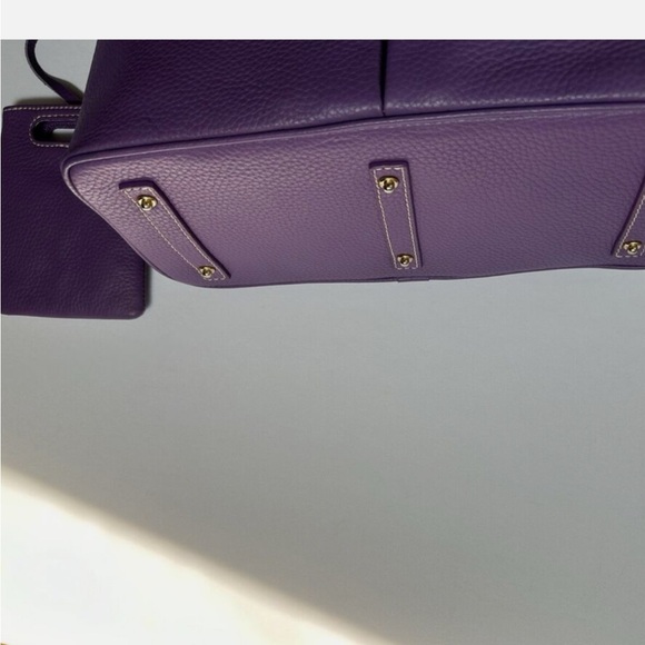 BEAUTIFUL AUTHENTIC Dooney & Bourke large size purse/handbag, Perfect condition! - Picture 3 of 7